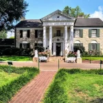 Elvis Presley house2