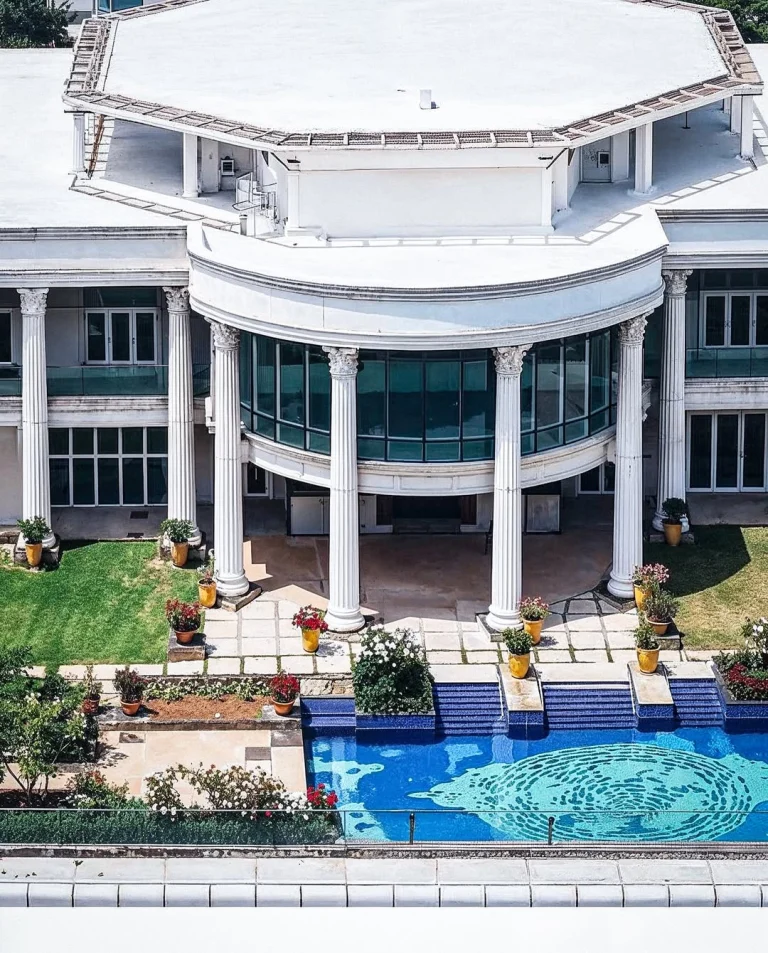 White House in the Sky (6)